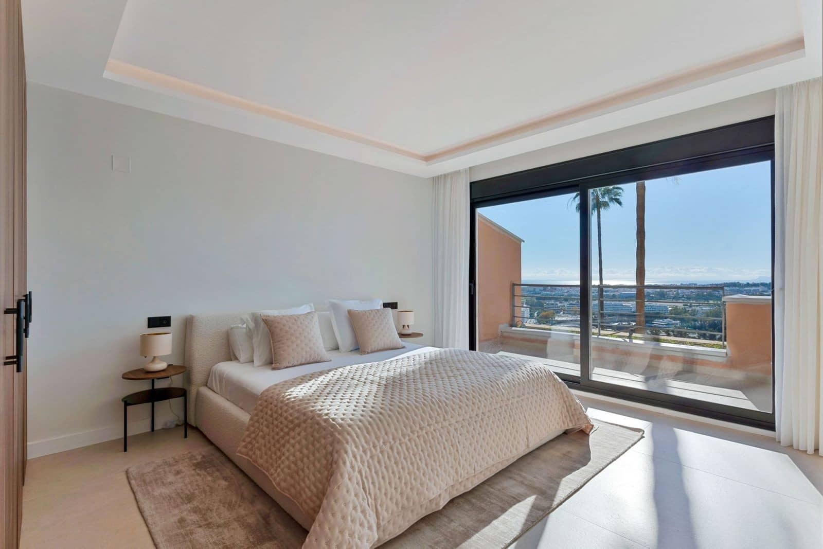 3 slaapkamer Appartement te koop in Nueva Andalucia met zwembad garage - € 1.650.000 (Ref: 9977026)