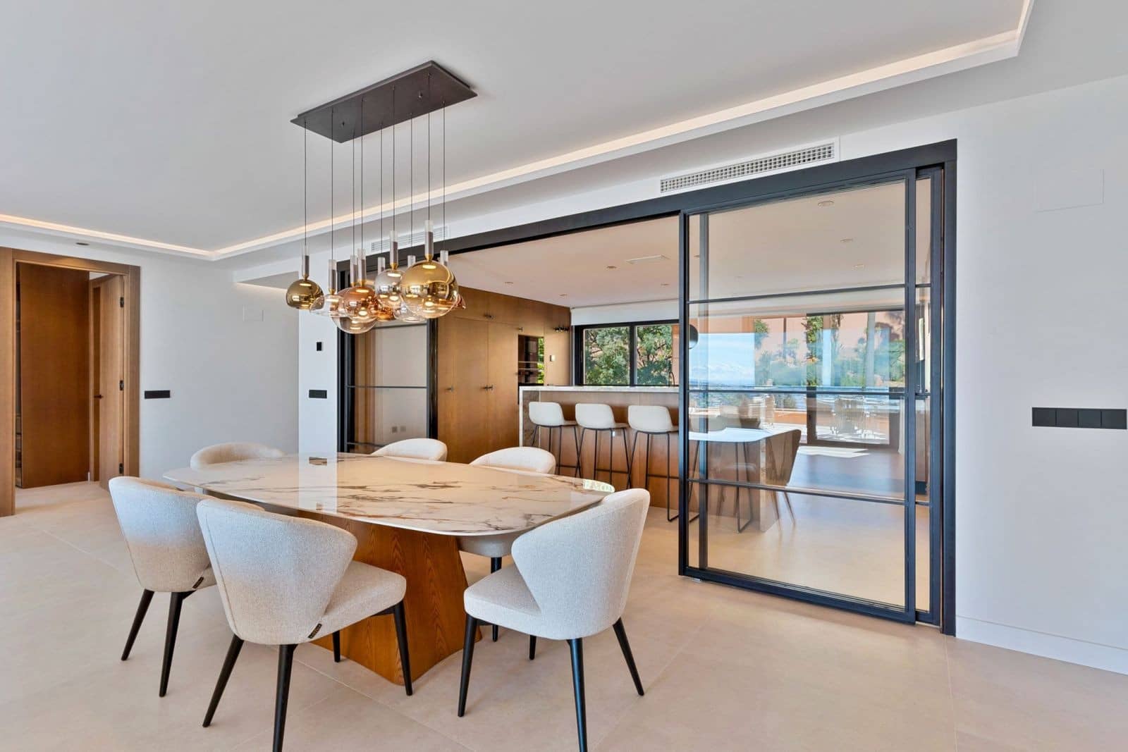 3 slaapkamer Appartement te koop in Nueva Andalucia met zwembad garage - € 1.650.000 (Ref: 9977026)