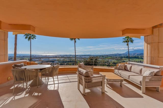 3 sypialnia Apartament na sprzedaż w Nueva Andalucia, Marbella z basenem garażem - 1 650 000 € (Ref: 9977026)