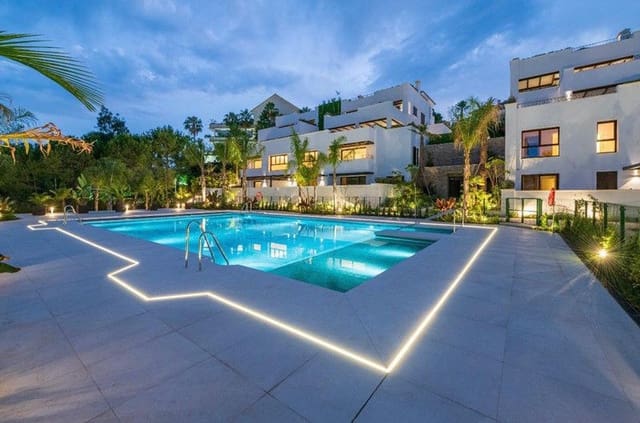 3 soveværelse Penthouse til salg i Marbella med swimmingpool garage - € 2.500.000 (Ref: 9977028)