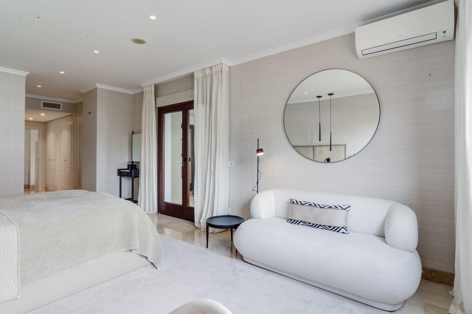 3 soveværelse Penthouse til salg i Marbella med swimmingpool garage - € 2.500.000 (Ref: 9977028)
