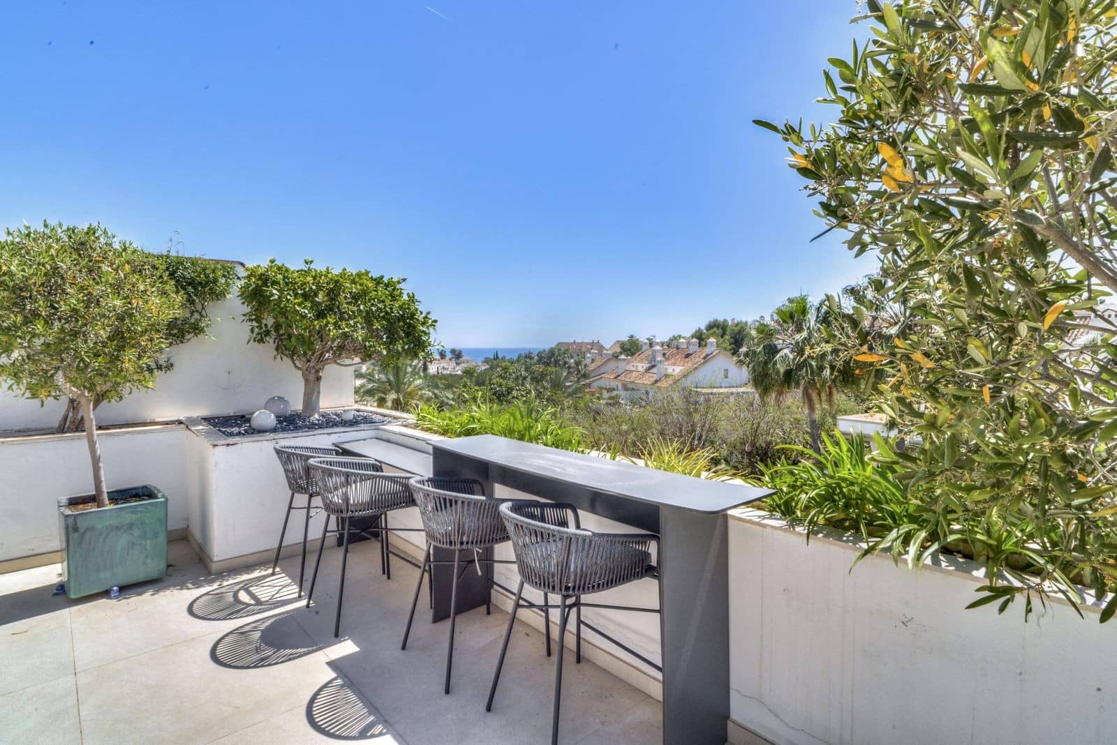 3 soveværelse Penthouse til salg i Marbella med swimmingpool garage - € 2.500.000 (Ref: 9977028)