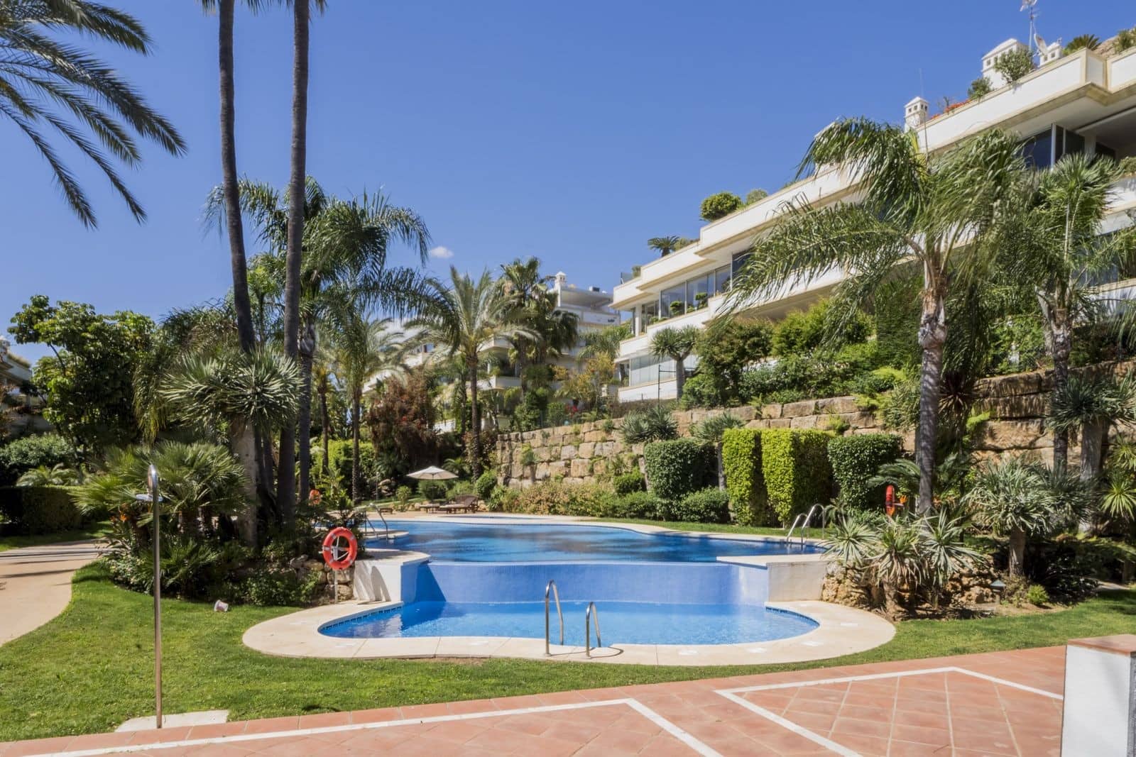 3 soveværelse Penthouse til salg i Marbella med swimmingpool garage - € 2.500.000 (Ref: 9977028)