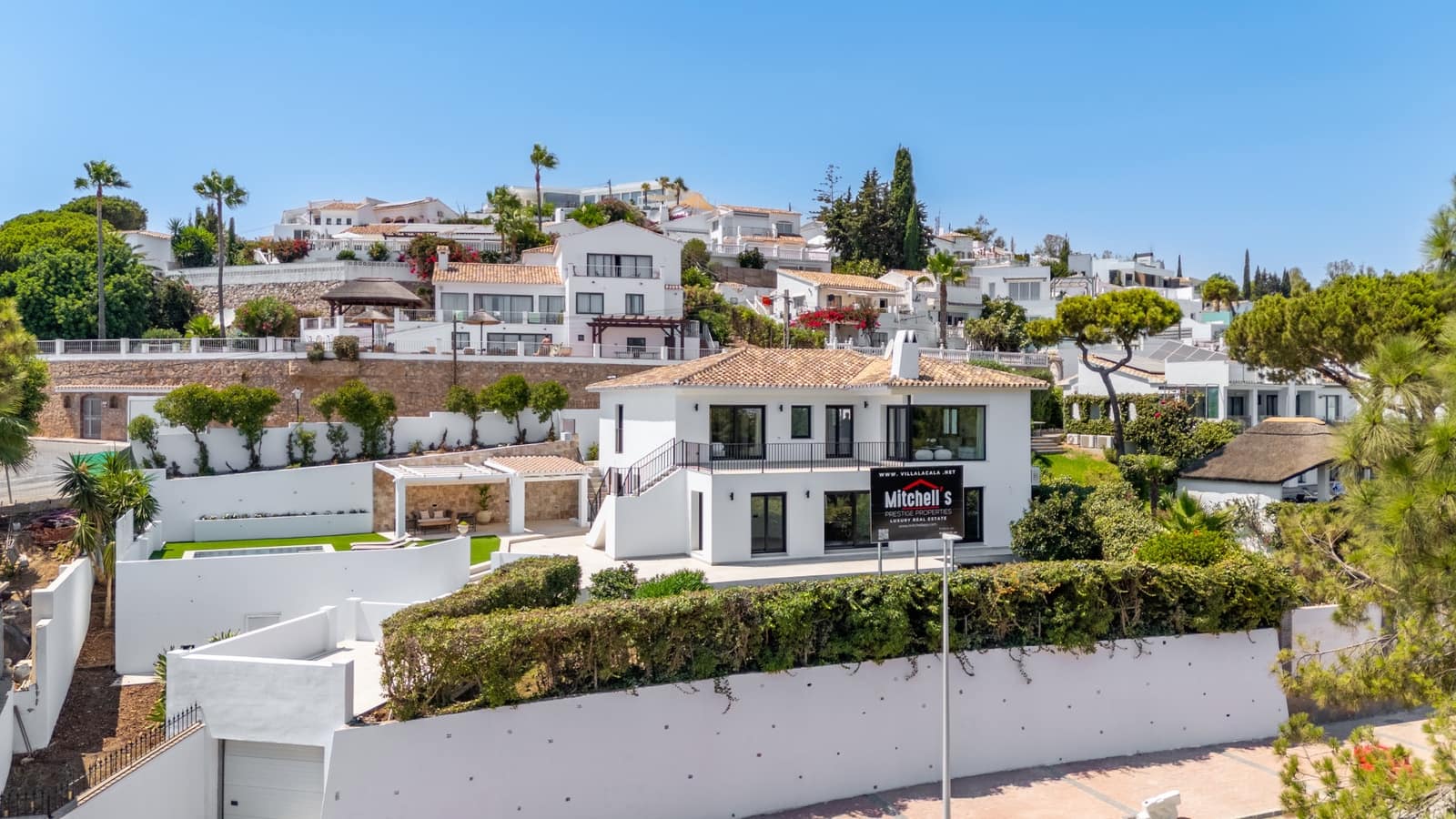 5 soverom Villa til salgs i La Cala de Mijas med svømmebasseng garasje - € 2 195 000 (Ref: 9978519)