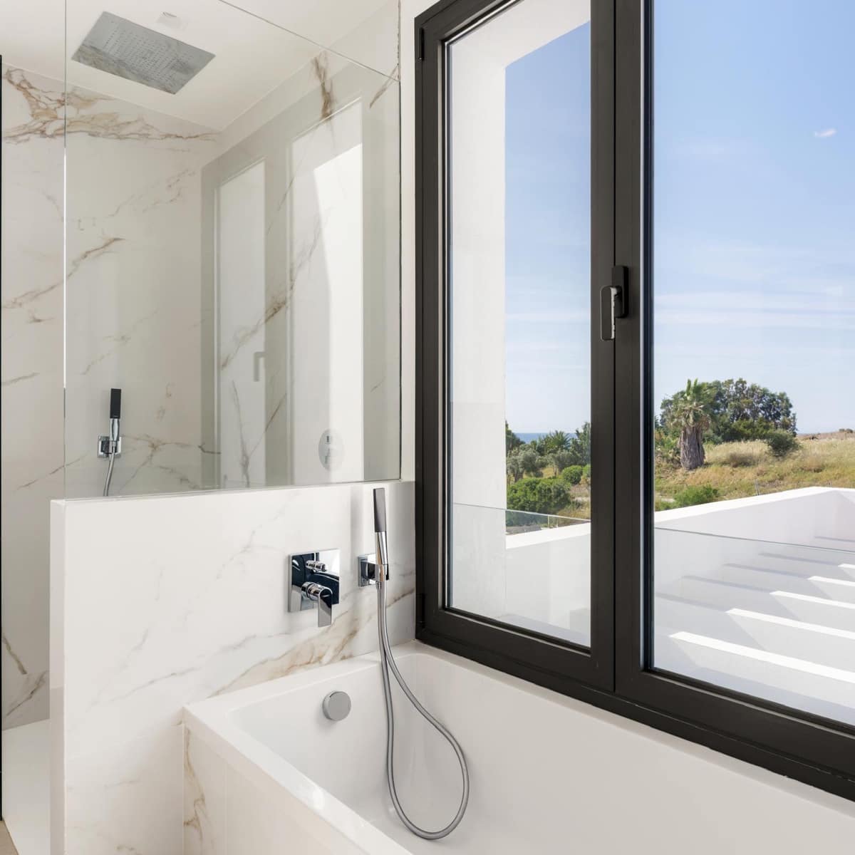 4 chambre Villa/Maison à vendre à Estepona avec piscine garage - 1 850 000 € (Ref: 9978521)