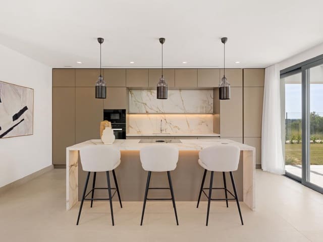 4 bedroom Villa for sale in Estepona with pool garage - € 1,850,000 (Ref: 9978521)