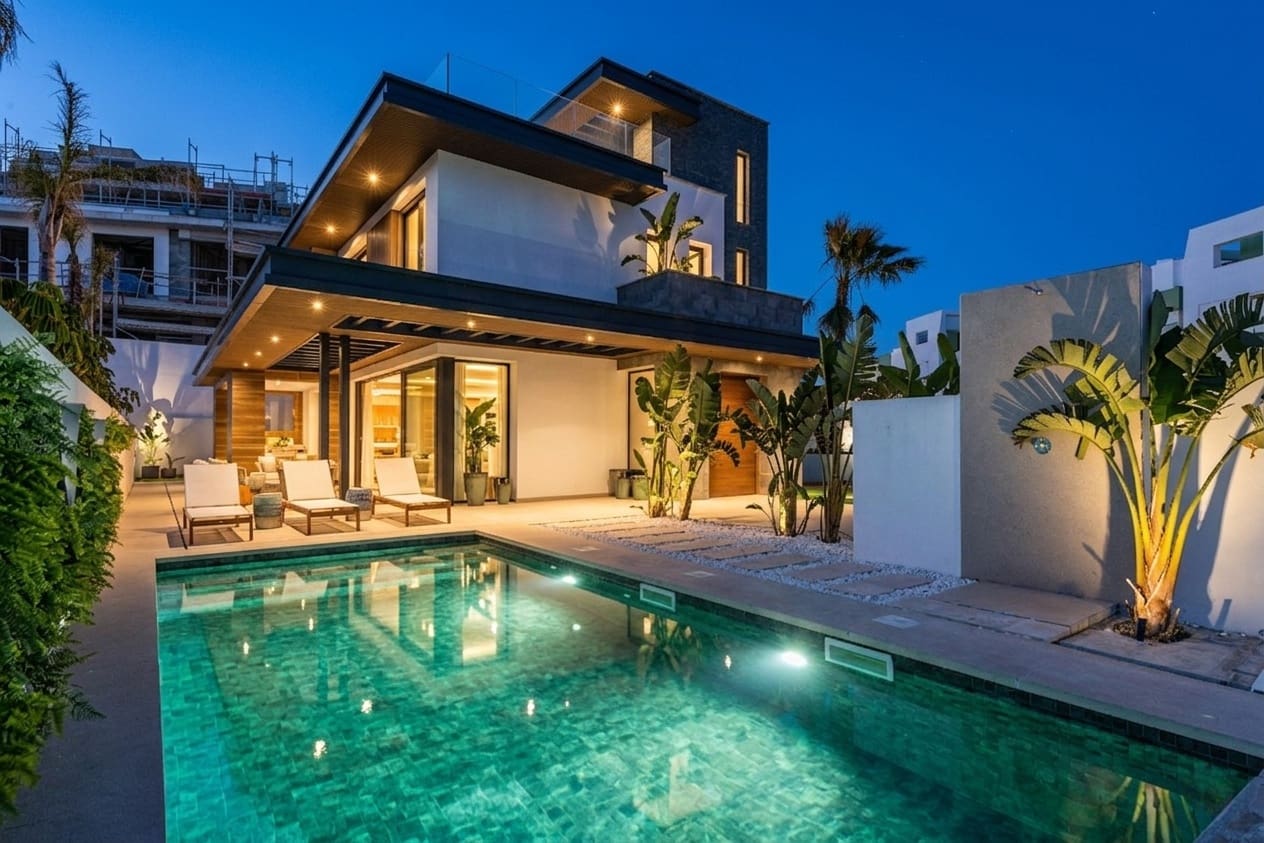3 slaapkamer Villa te koop in La Cala de Mijas met zwembad garage - € 2.095.000 (Ref: 9978524)