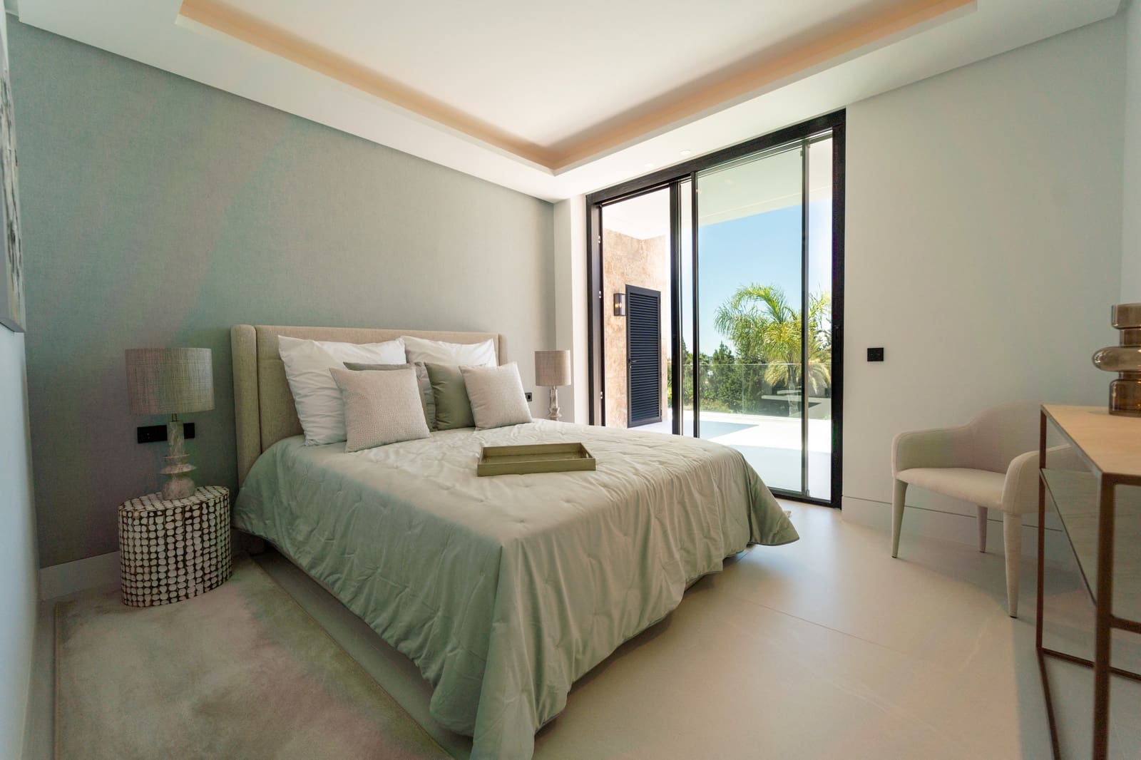 5 bedroom Villa for sale in Nueva Andalucia with pool garage - € 4,500,000 (Ref: 9979578)