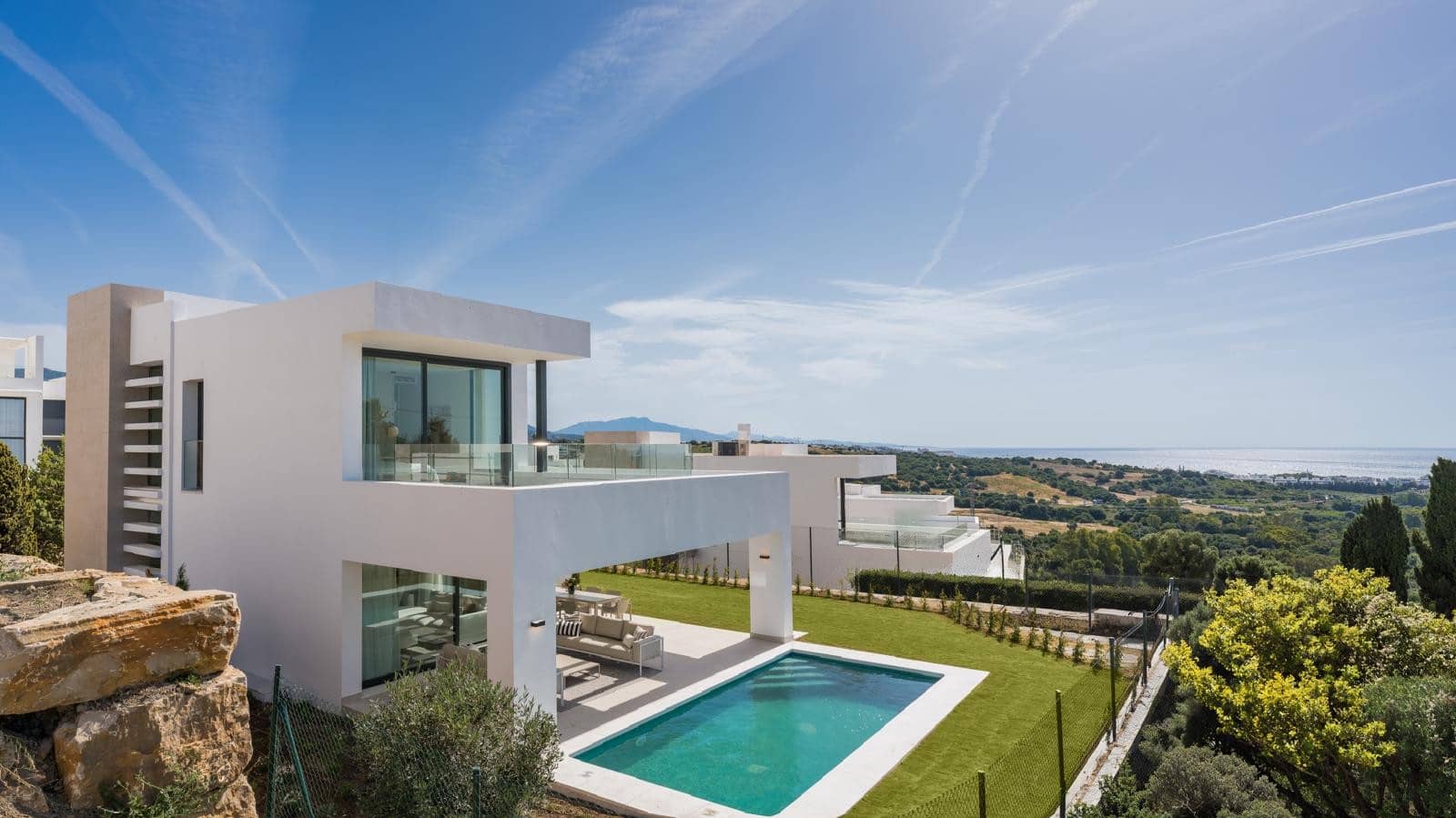 4 sypialnia Willa na sprzedaż w Estepona z basenem garażem - 1 850 000 € (Ref: 9984628)