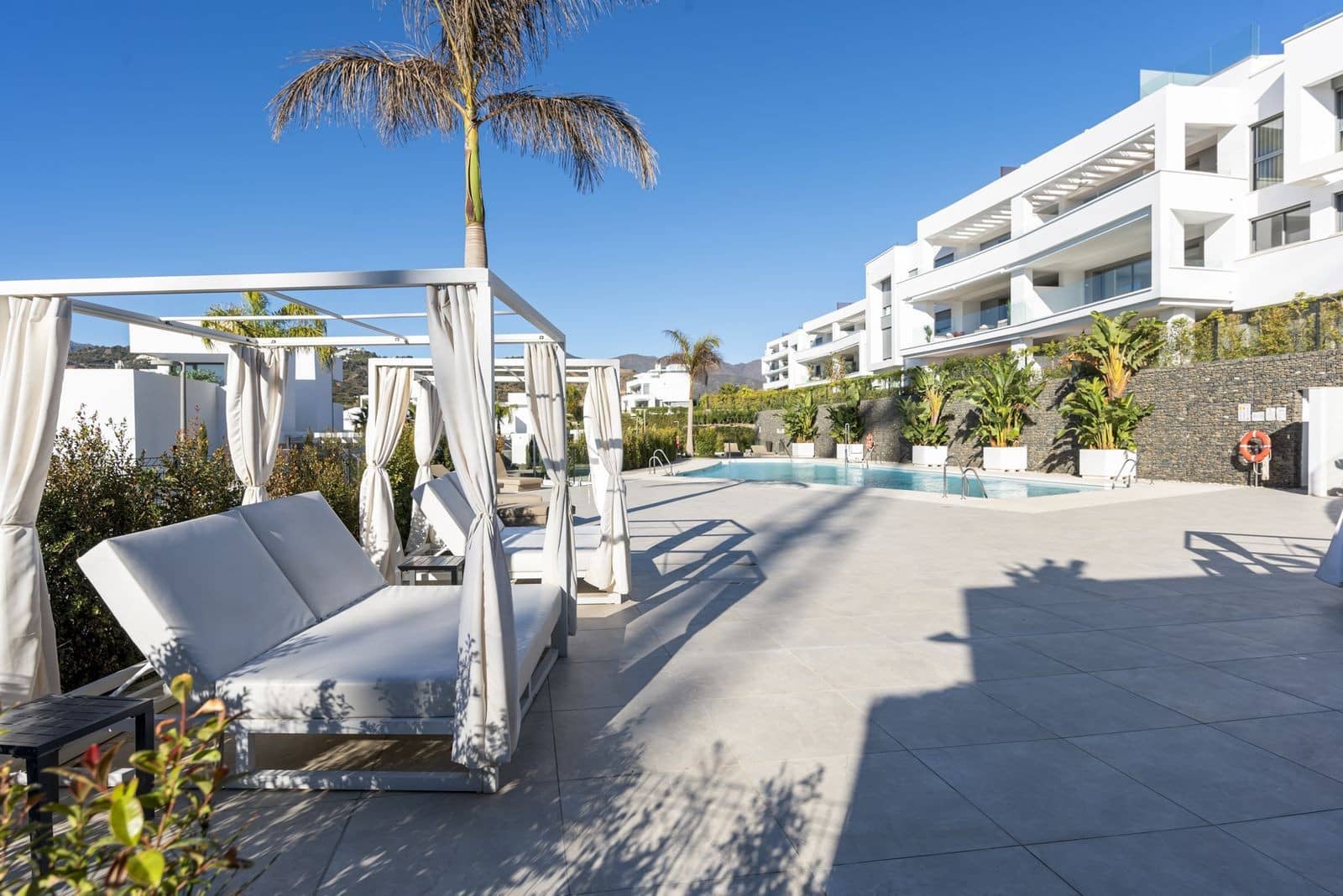 3 bedroom Apartment for sale in Marbella with pool garage - € 1,495,000 (Ref: 9994881)