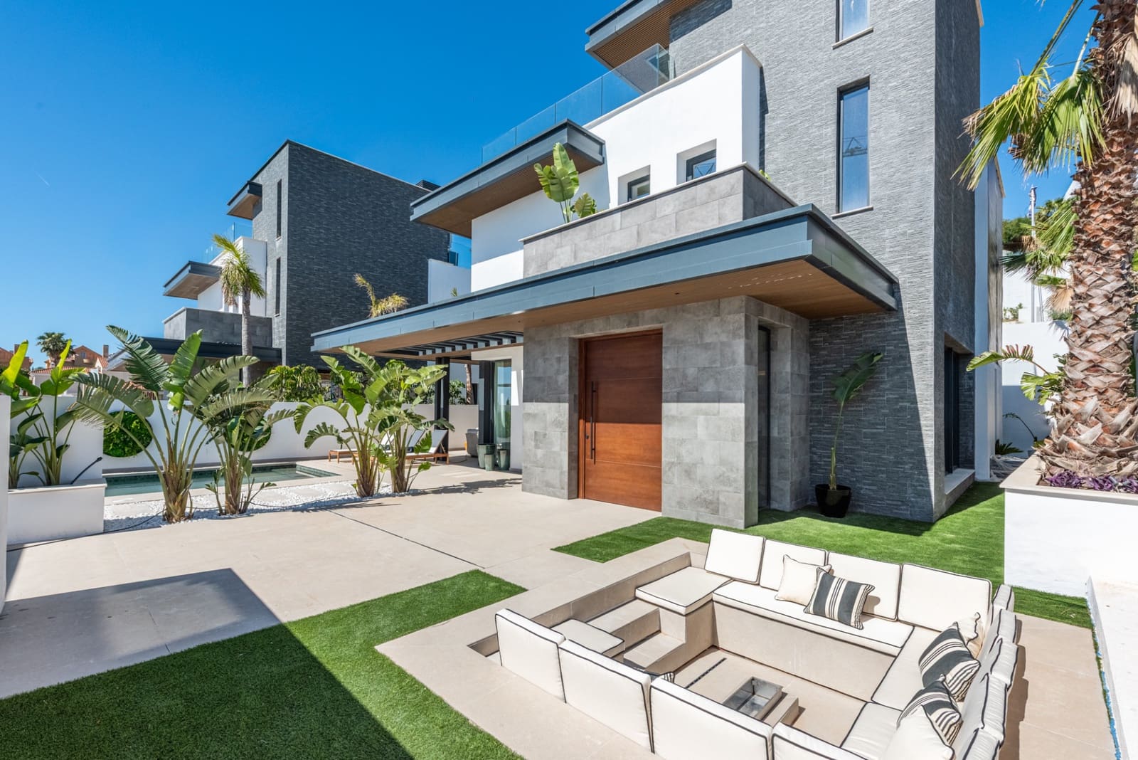 3 sypialnia Willa na sprzedaż w Mijas Costa z basenem garażem - 2 095 000 € (Ref: 9995568)
