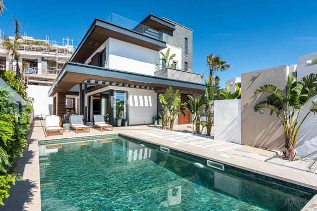 3 sypialnia Willa na sprzedaż w Mijas Costa, Mijas z basenem garażem - 2 095 000 € (Ref: 9995568)