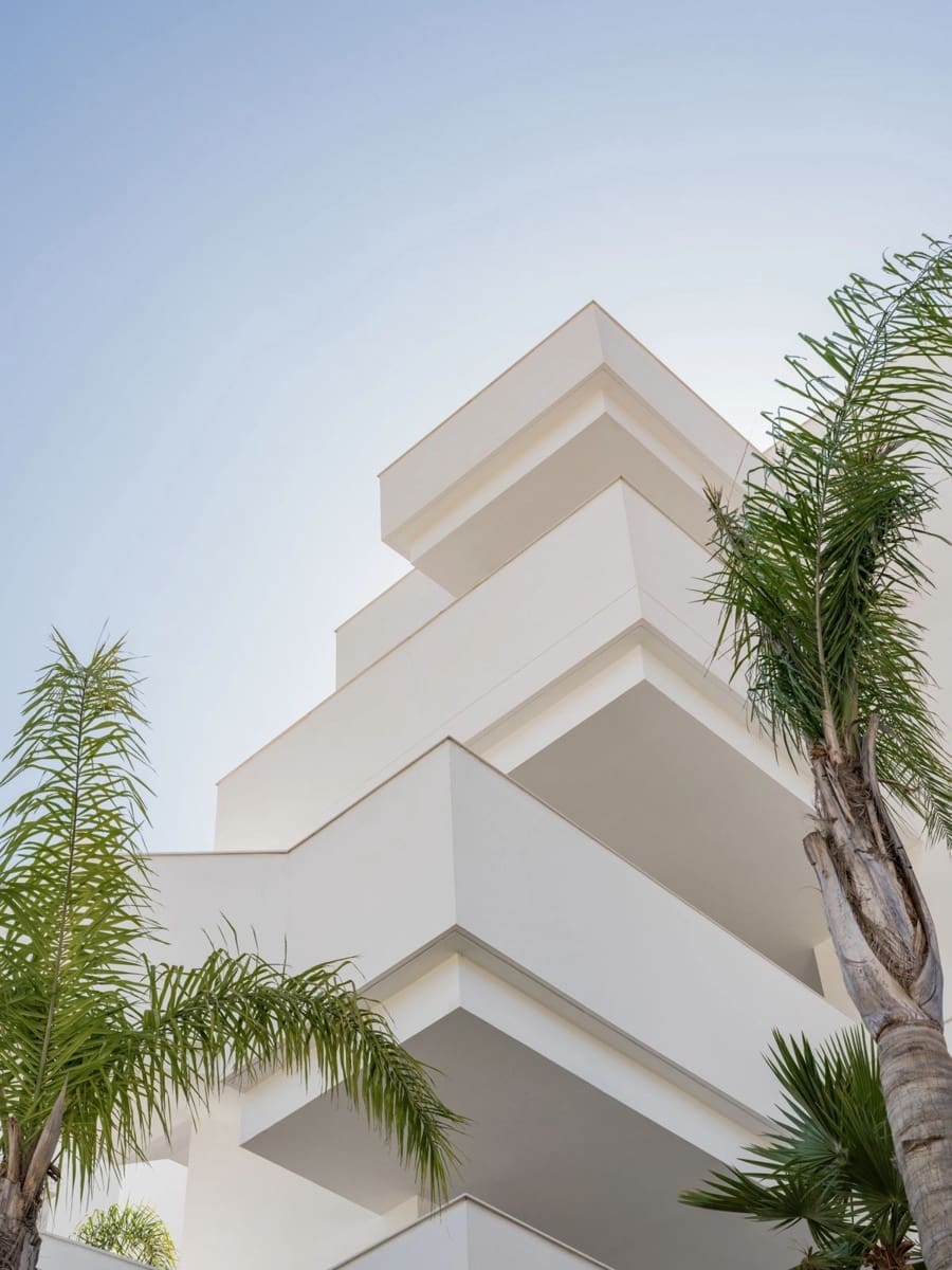 Apartamento de 2 habitaciones en Ojen en venta con piscina garaje - 895.000 € (Ref: 9996836)