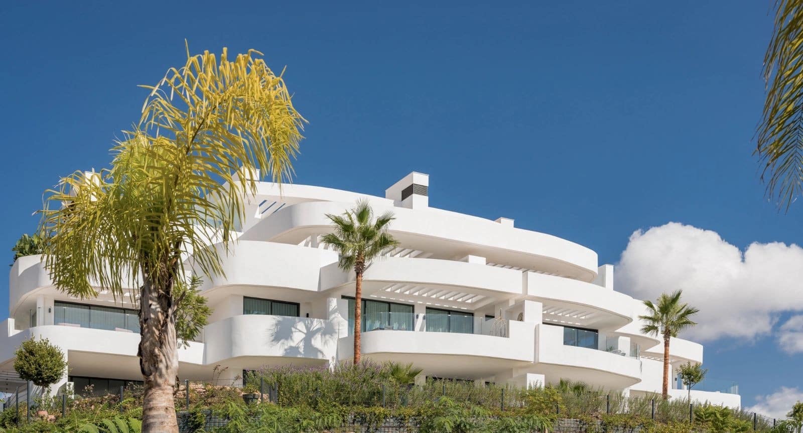 Apartamento de 2 habitaciones en Ojen en venta con piscina garaje - 895.000 € (Ref: 9996836)