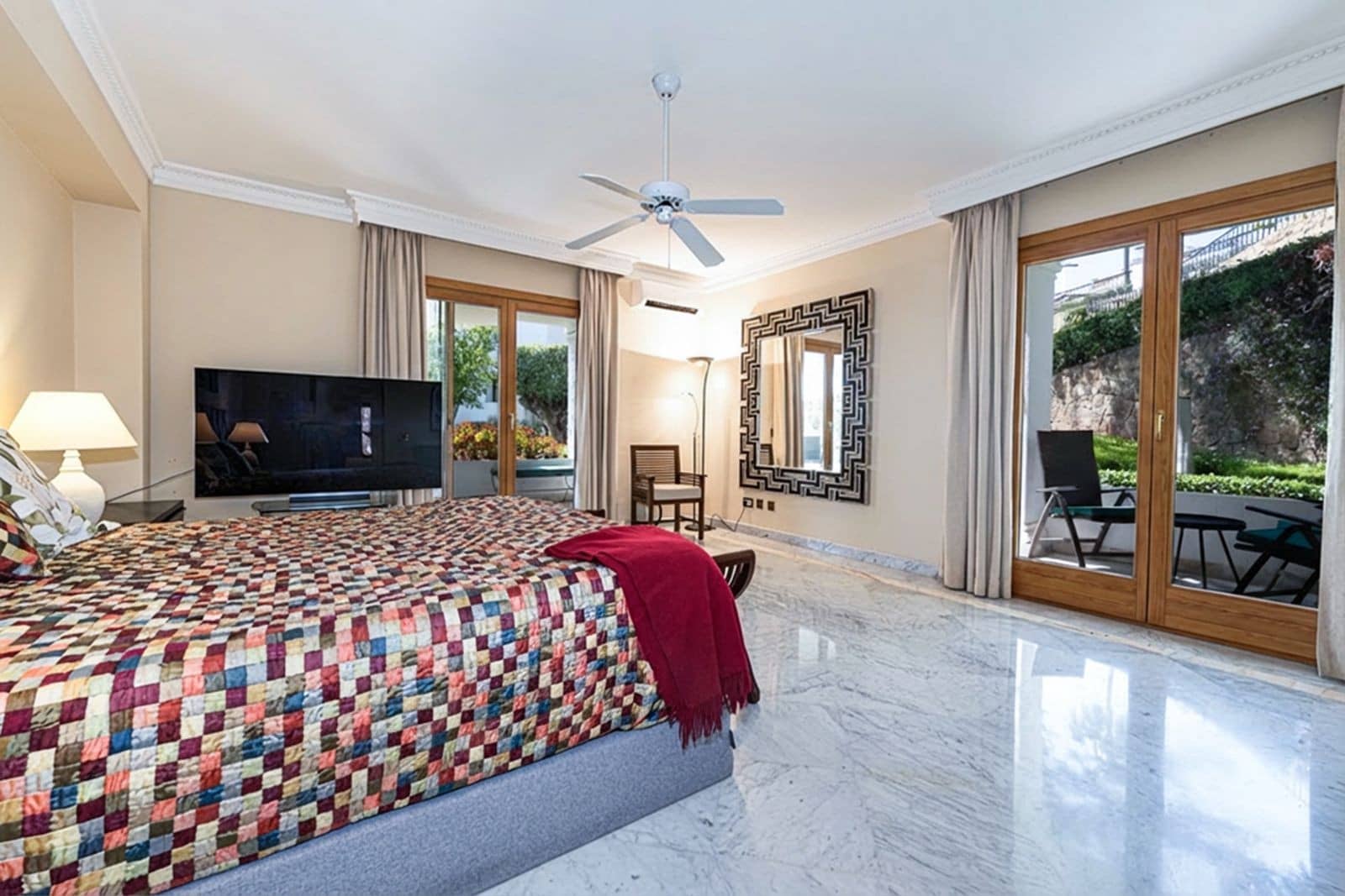 3 chambre Appartement à vendre à Marbella avec piscine garage - 1 450 000 € (Ref: 9996837)