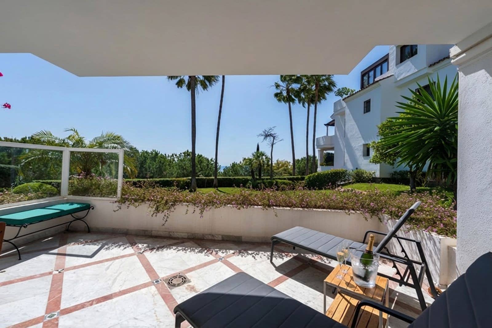3 chambre Appartement à vendre à Marbella avec piscine garage - 1 450 000 € (Ref: 9996837)
