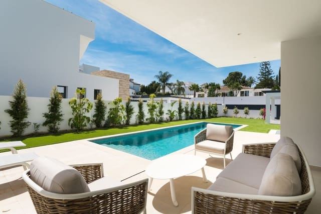 5 soveværelse Villa til salg i Atalaya-Isdabe, Estepona med swimmingpool garage - € 1.950.000 (Ref: 9996838)