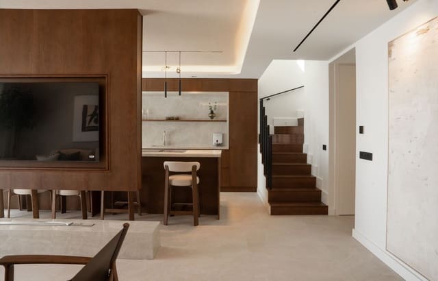 3 bedroom Penthouse for sale in Benahavís with pool garage - € 1,650,000 (Ref: 9996839)