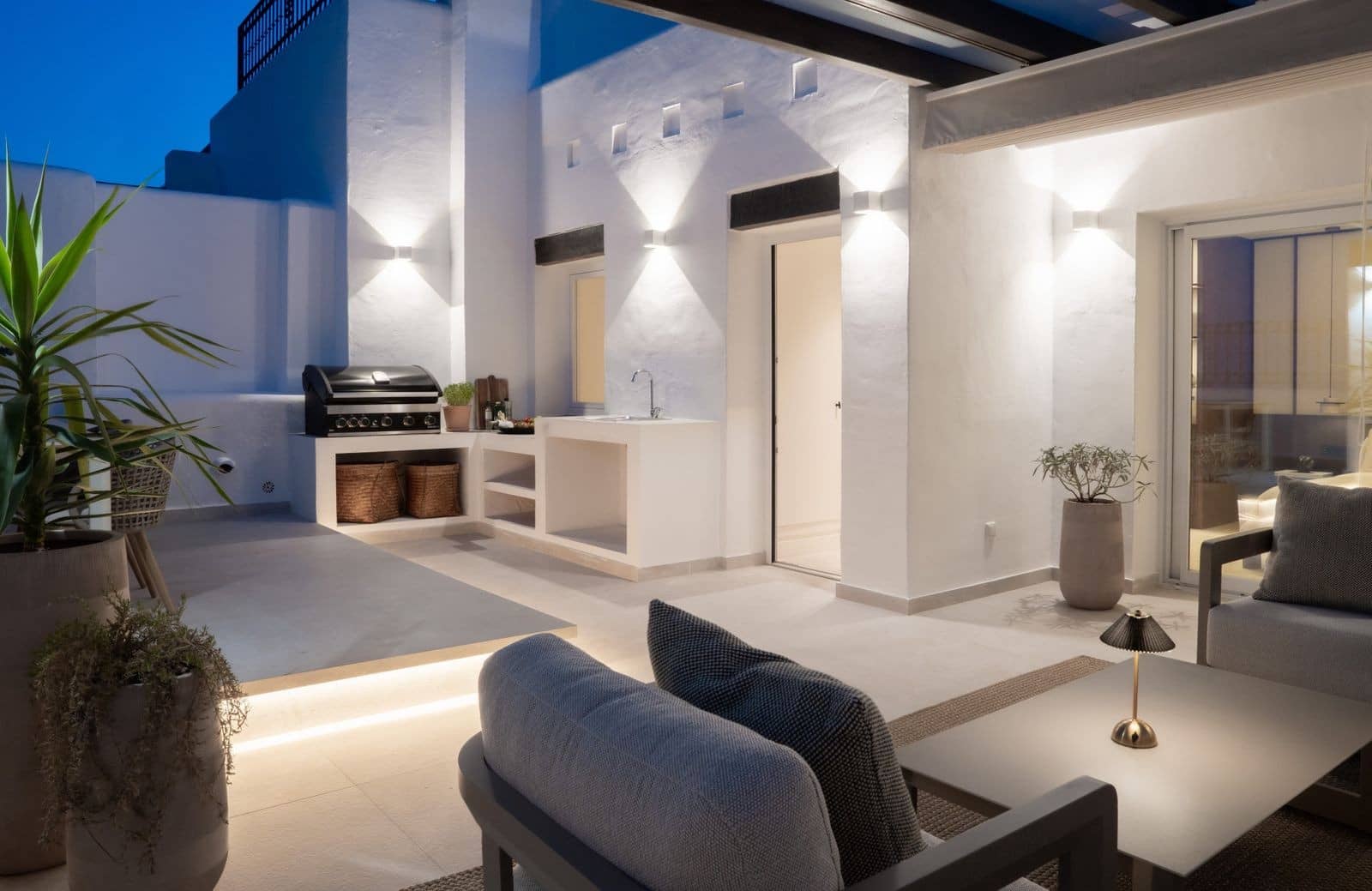3 bedroom Penthouse for sale in Benahavis with pool garage - € 1,650,000 (Ref: 9996839)