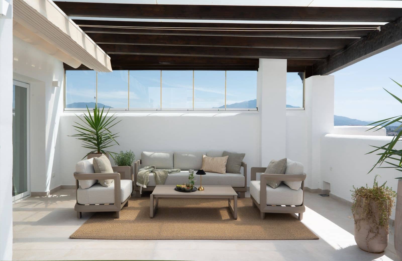 3 bedroom Penthouse for sale in Benahavis with pool garage - € 1,650,000 (Ref: 9996839)