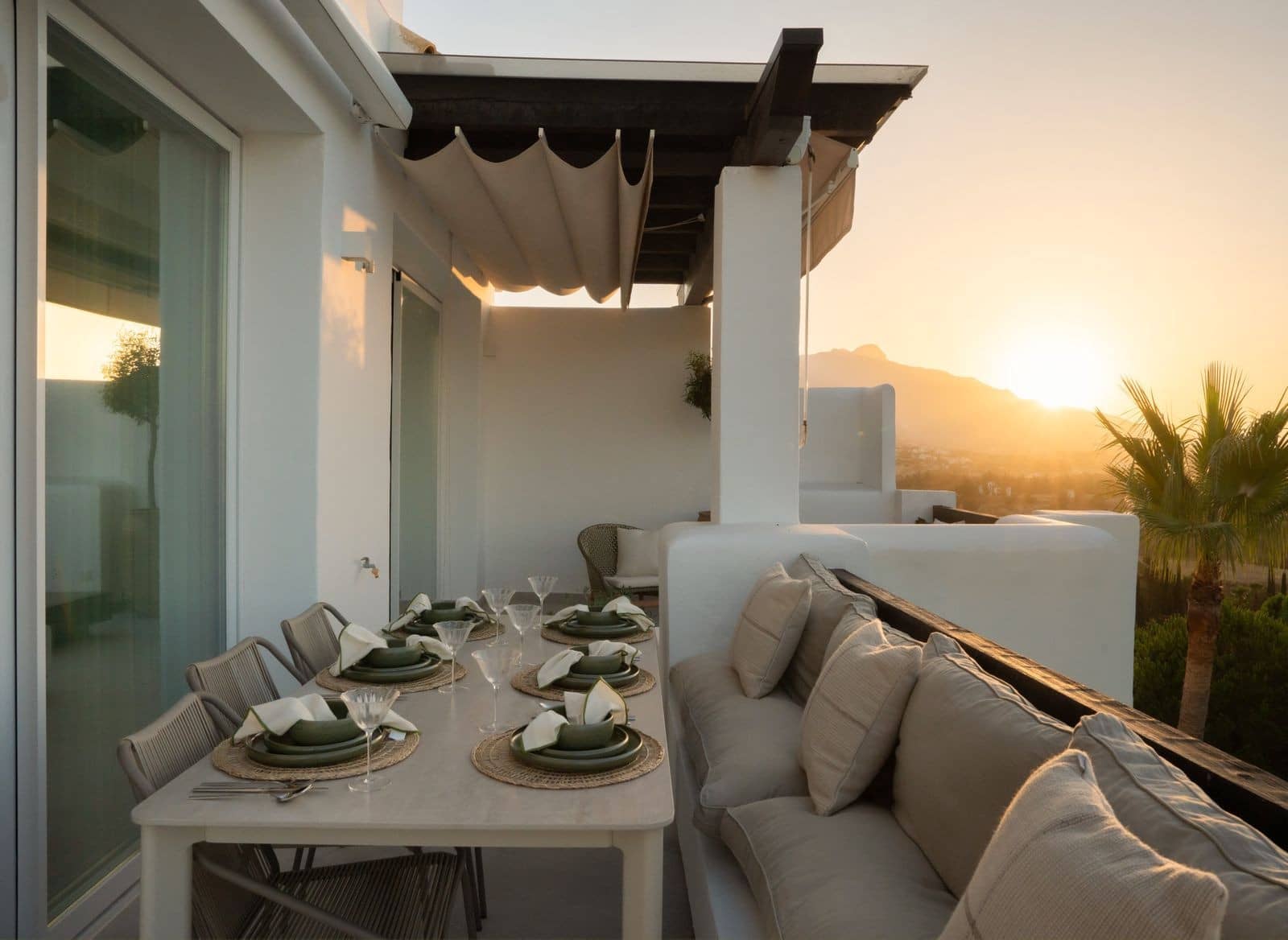 3 bedroom Penthouse for sale in Benahavis with pool garage - € 1,650,000 (Ref: 9996839)