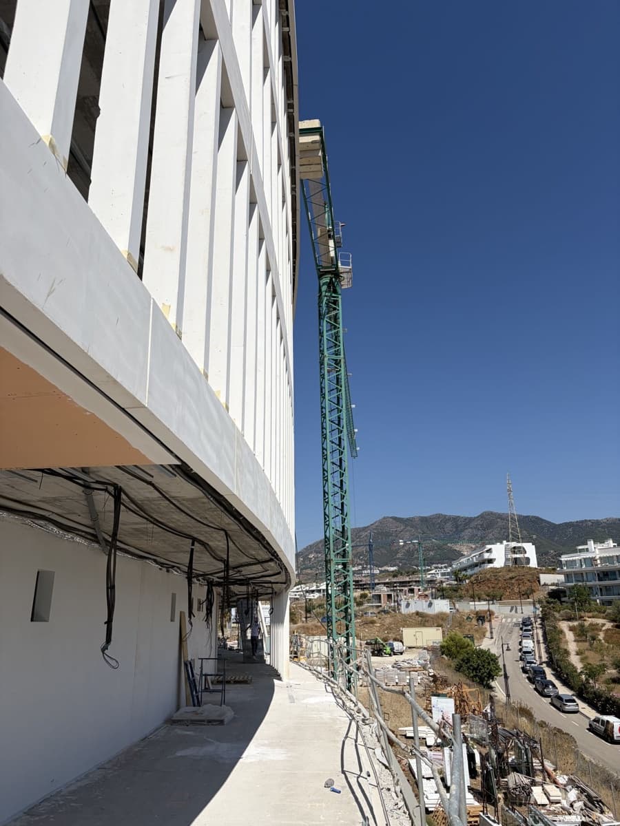 Apartamento de 3 habitaciones en Fuengirola en venta con piscina garaje - 1.275.000 € (Ref: 9996840)