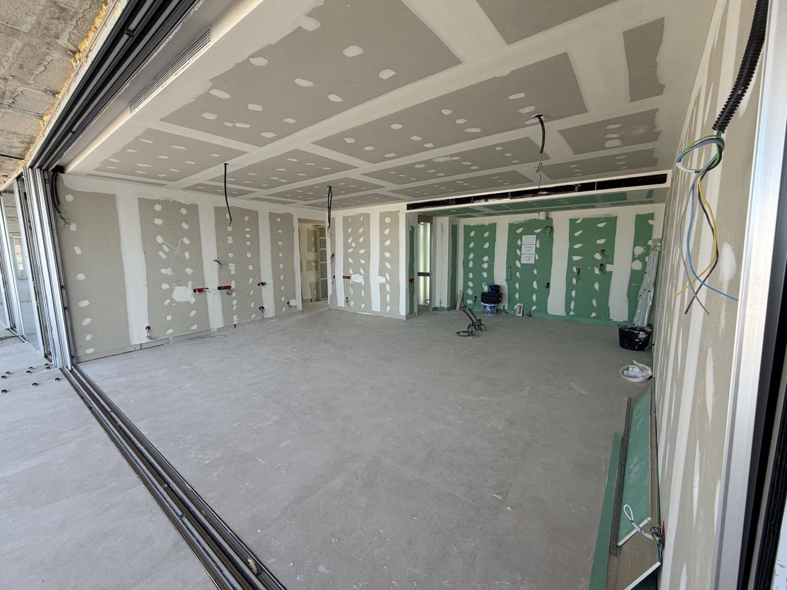 Apartamento de 3 habitaciones en Fuengirola en venta con piscina garaje - 1.275.000 € (Ref: 9996840)