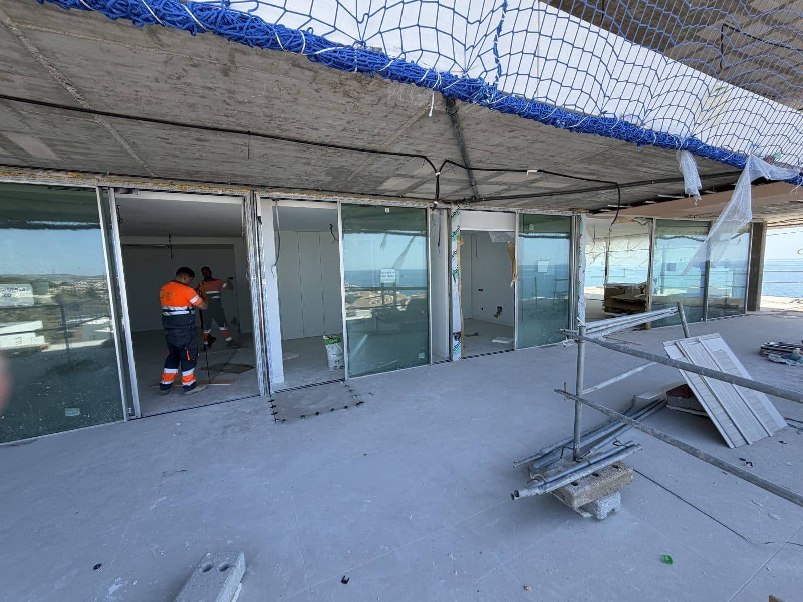 Apartamento de 3 habitaciones en Fuengirola en venta con piscina garaje - 1.275.000 € (Ref: 9996840)