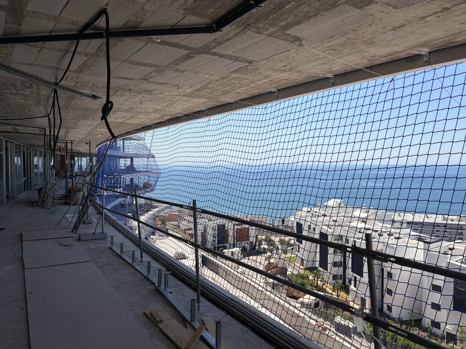 Apartamento de 3 habitaciones en Fuengirola en venta con piscina garaje - 1.275.000 € (Ref: 9996840)