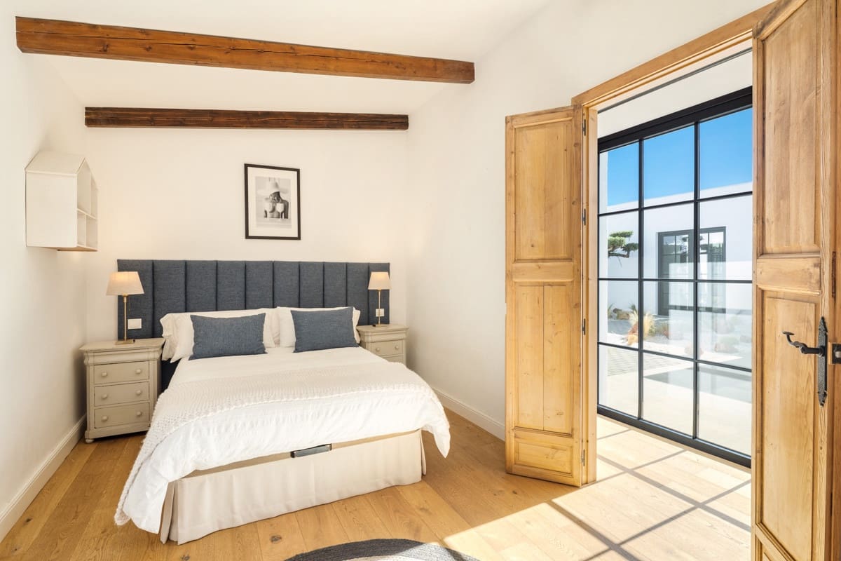 Chalet de 8 habitaciones en Guadalmina en venta con piscina garaje - 3.950.000 € (Ref: 9996842)