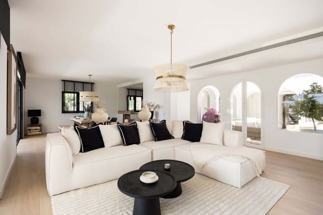 4 slaapkamer Villa te koop in El Paraiso, Estepona met zwembad garage - € 2.095.000 (Ref: 9998489)