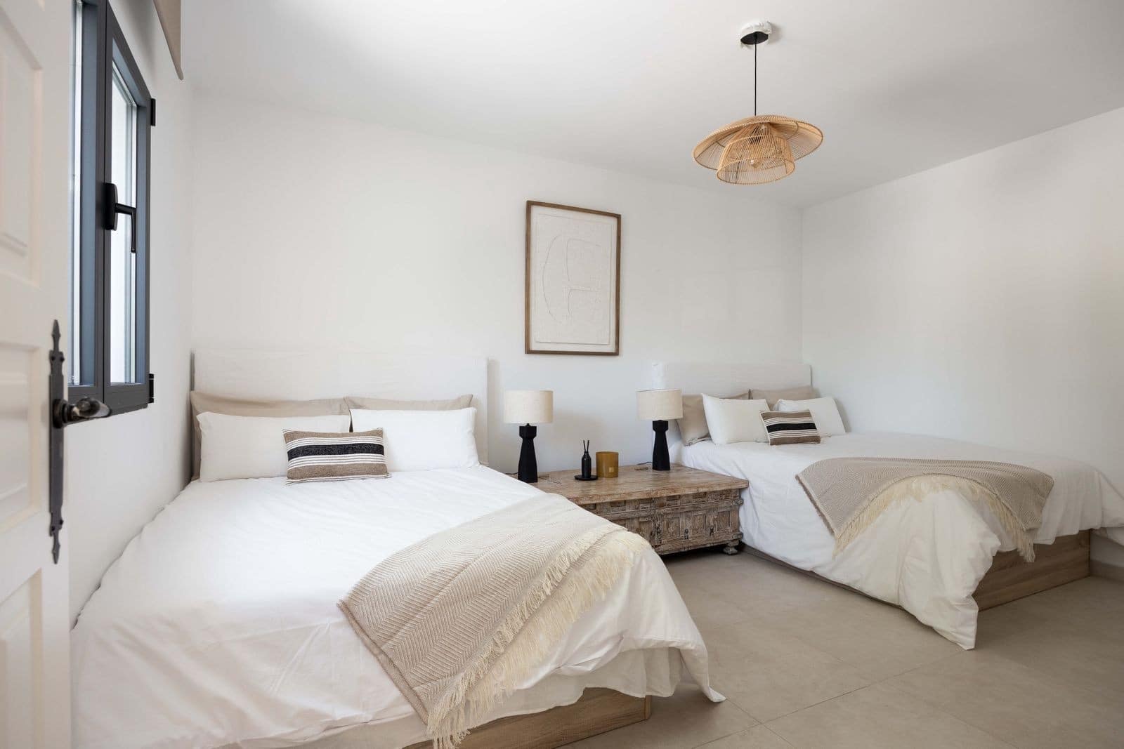 4 slaapkamer Villa te koop in El Paraiso met zwembad garage - € 2.095.000 (Ref: 9998489)