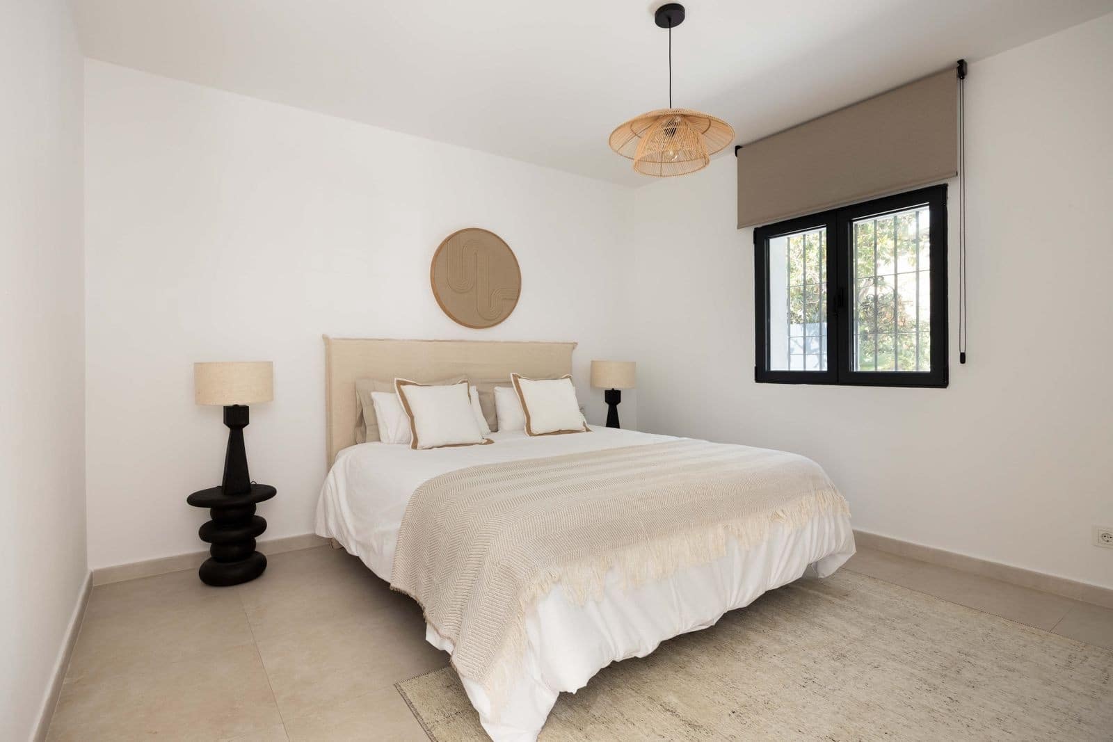4 slaapkamer Villa te koop in El Paraiso met zwembad garage - € 2.095.000 (Ref: 9998489)