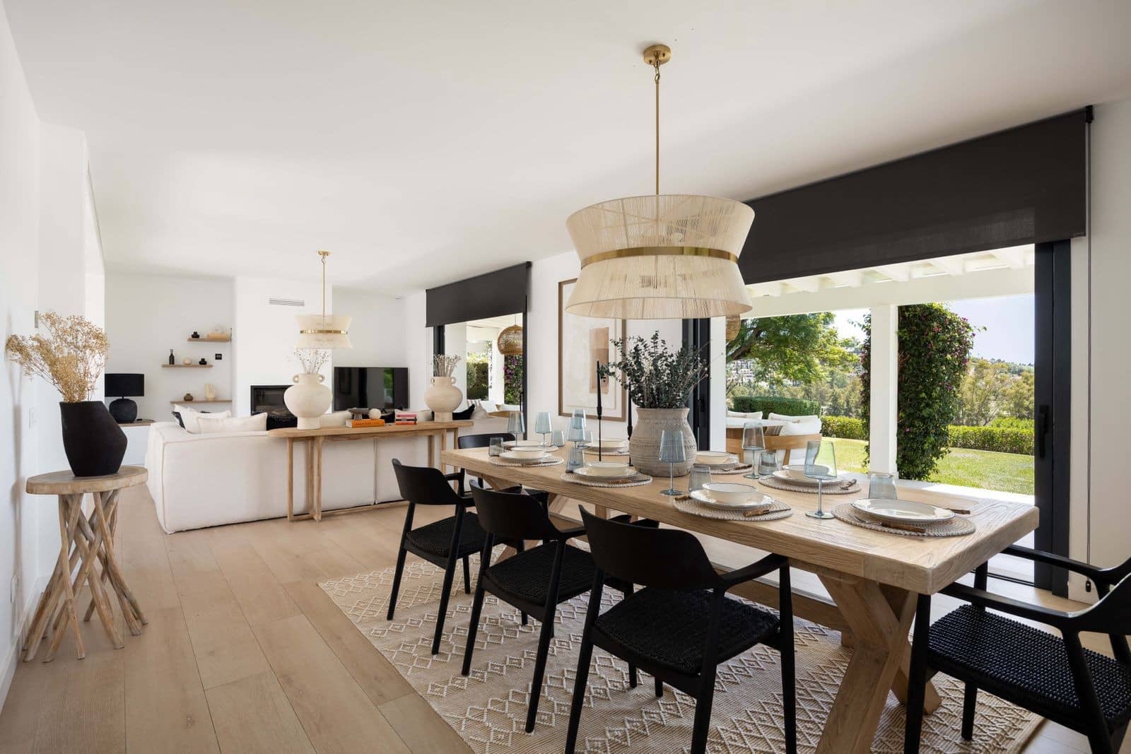 4 slaapkamer Villa te koop in El Paraiso met zwembad garage - € 2.095.000 (Ref: 9998489)