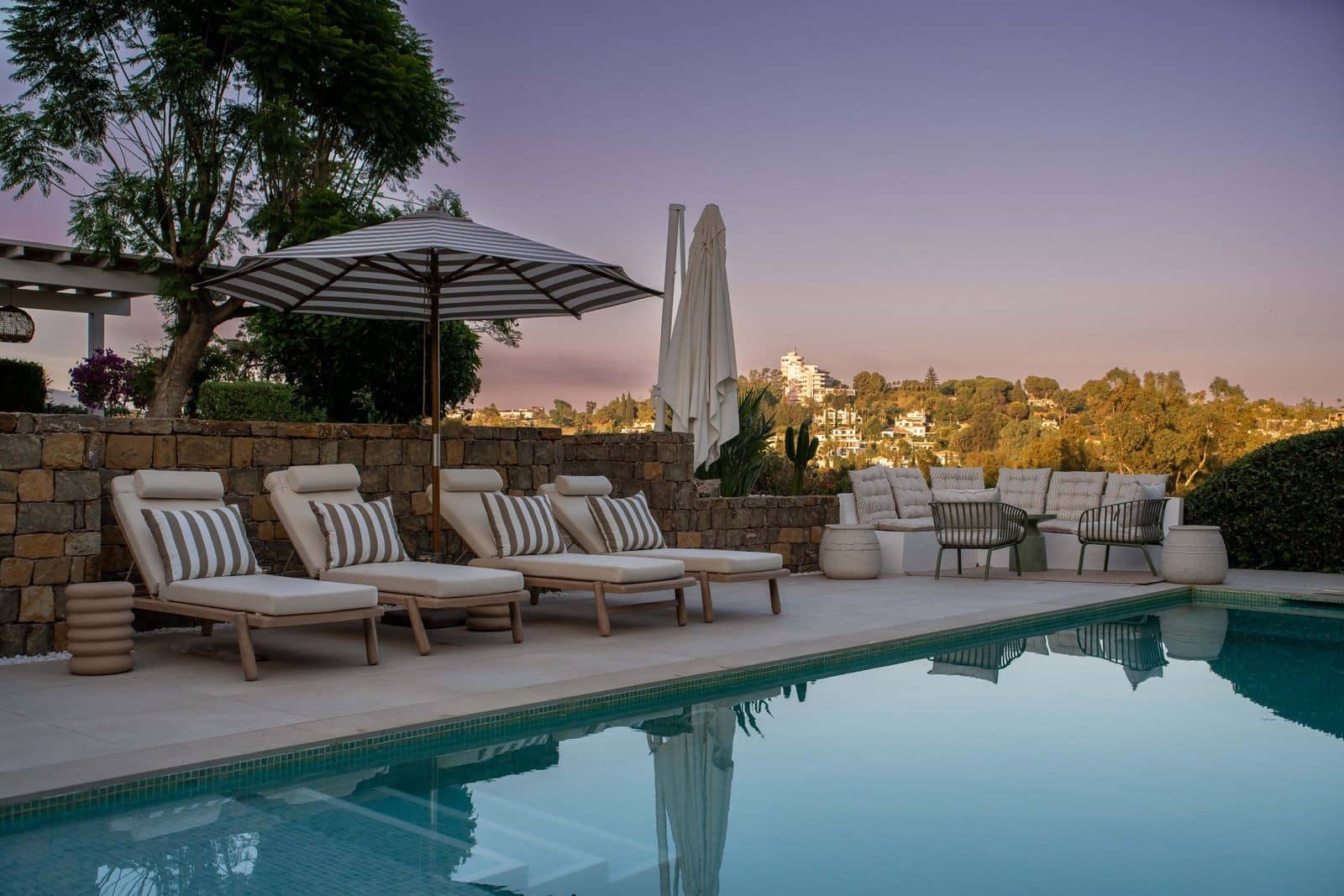 4 slaapkamer Villa te koop in El Paraiso met zwembad garage - € 2.095.000 (Ref: 9998489)
