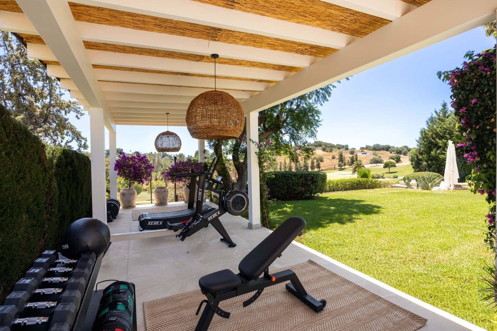 4 slaapkamer Villa te koop in El Paraiso met zwembad garage - € 2.095.000 (Ref: 9998489)