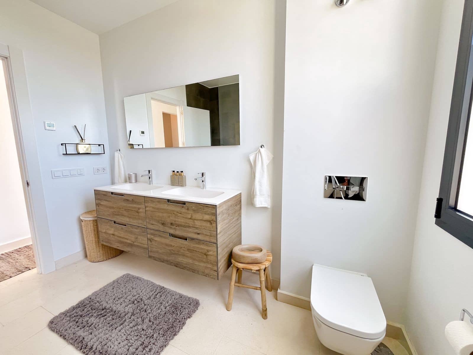 5 soverom Kjedet enebolig til salgs i Marbella med svømmebasseng garasje - € 1 475 000 (Ref: 9998490)