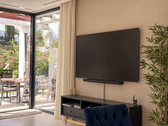 5 soverom Kjedet enebolig til salgs i Marbella med svømmebasseng garasje - € 1 475 000 (Ref: 9998490)