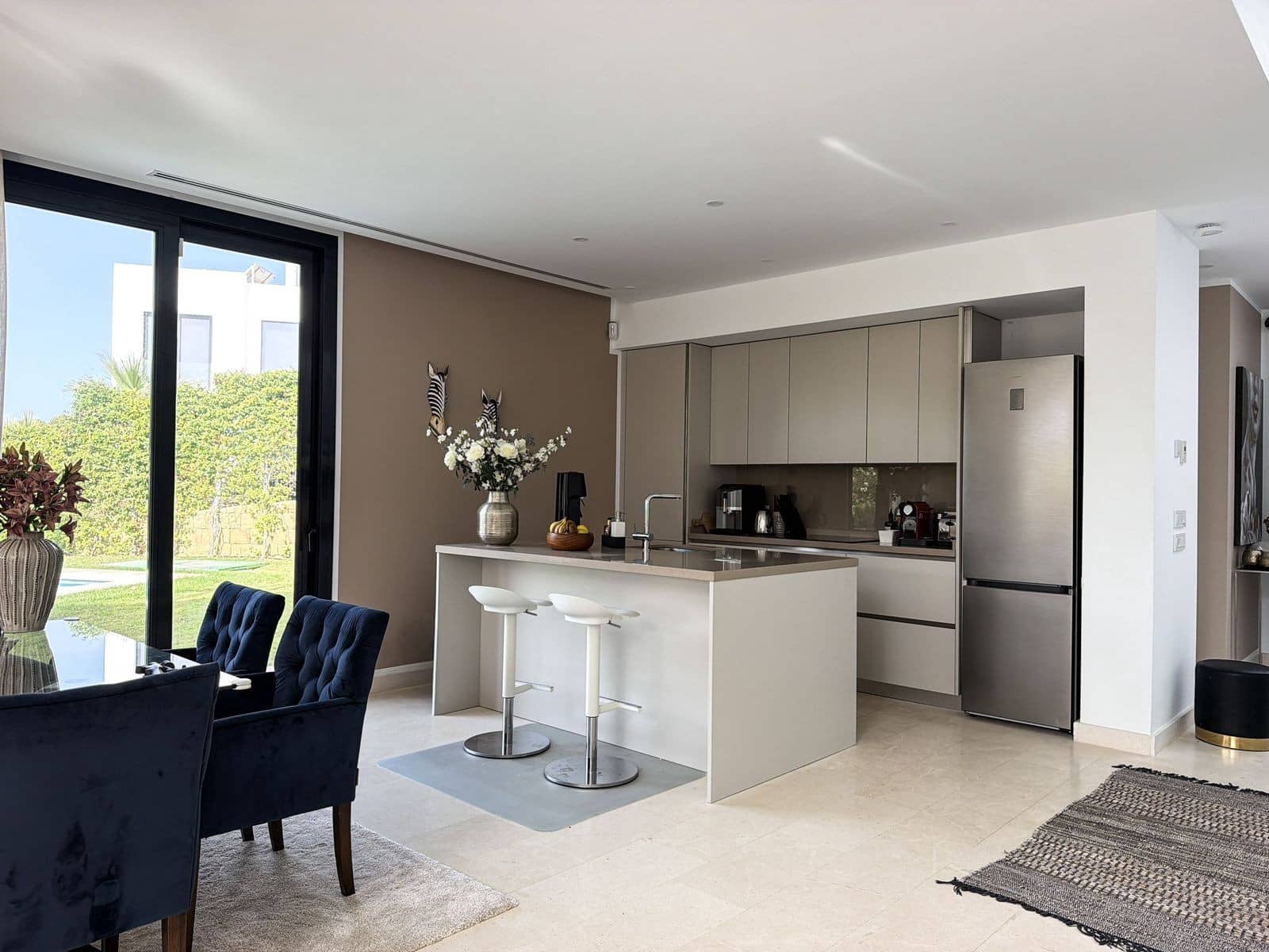 5 soverom Kjedet enebolig til salgs i Marbella med svømmebasseng garasje - € 1 475 000 (Ref: 9998490)