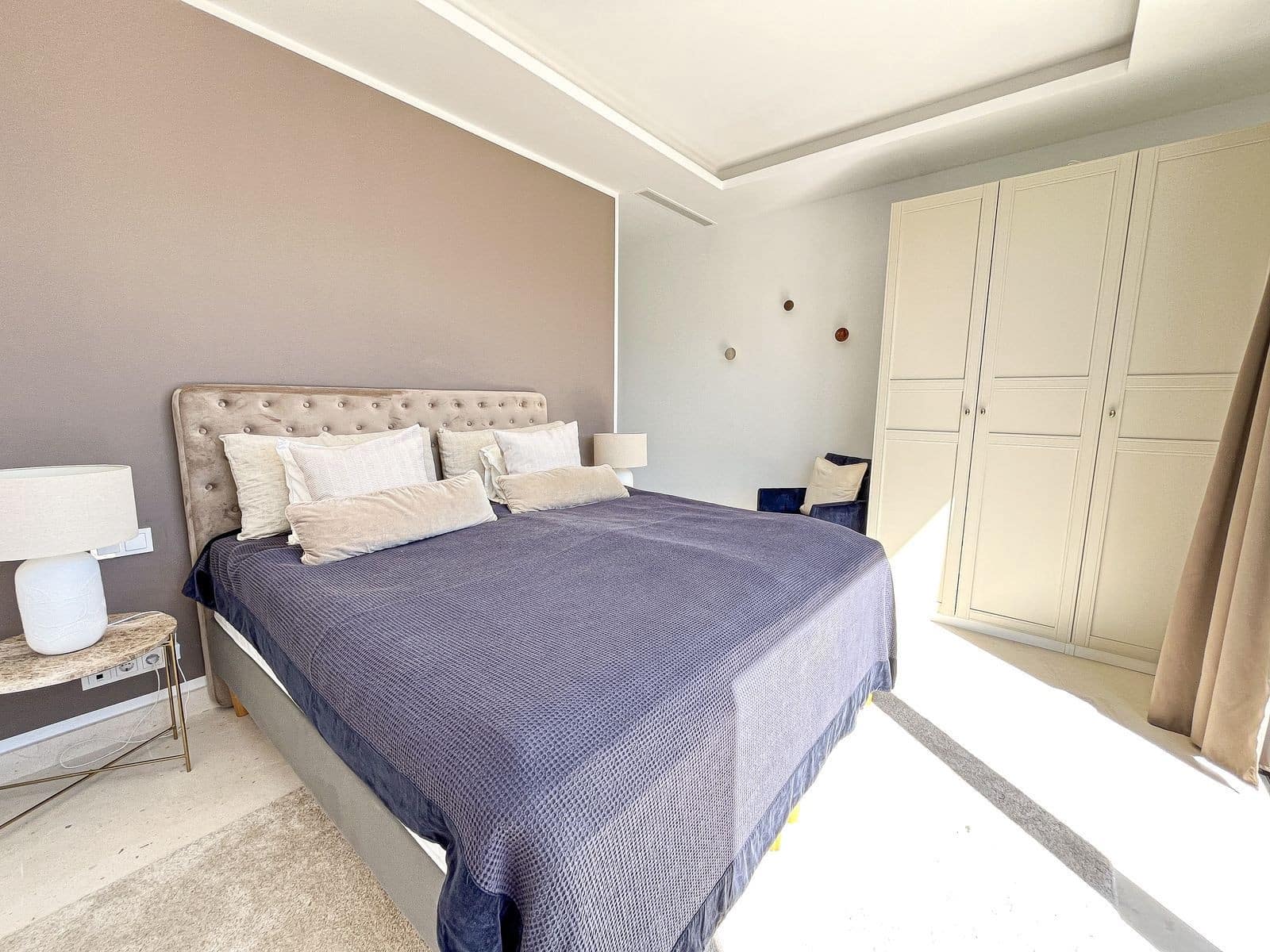 5 soverom Kjedet enebolig til salgs i Marbella med svømmebasseng garasje - € 1 475 000 (Ref: 9998490)