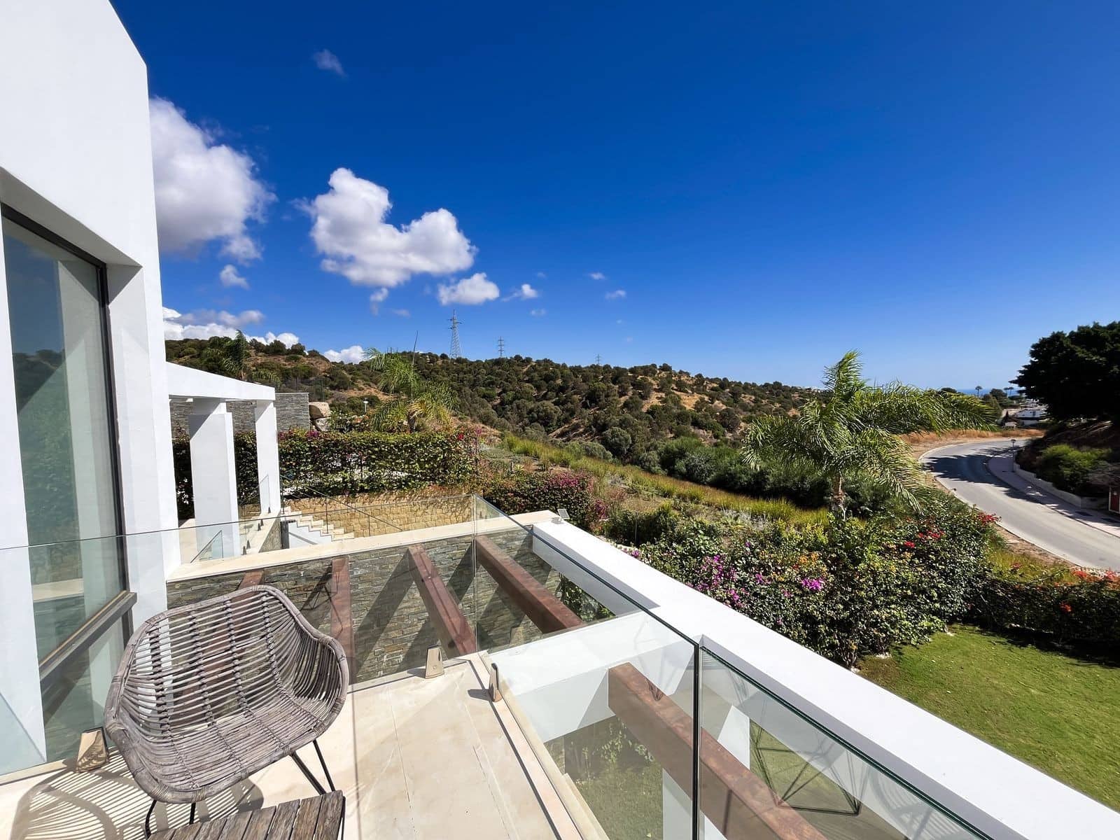 5 soverom Kjedet enebolig til salgs i Marbella med svømmebasseng garasje - € 1 475 000 (Ref: 9998490)