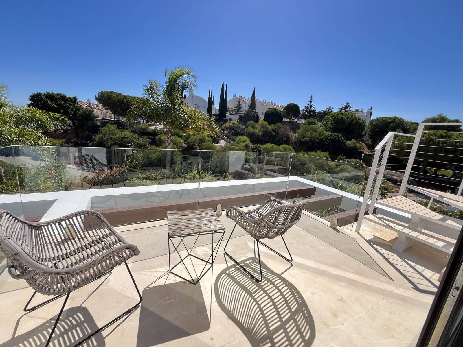 5 soverom Kjedet enebolig til salgs i Marbella med svømmebasseng garasje - € 1 475 000 (Ref: 9998490)