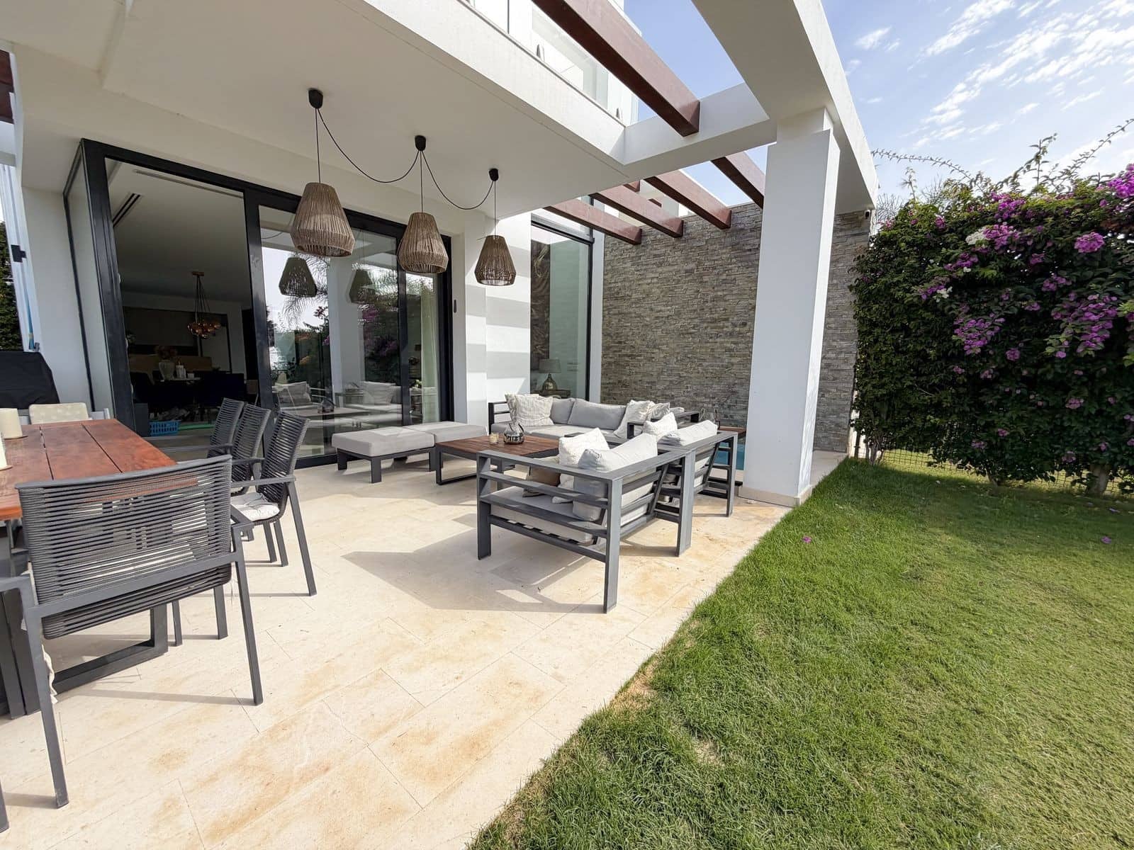 5 soverom Kjedet enebolig til salgs i Marbella med svømmebasseng garasje - € 1 475 000 (Ref: 9998490)