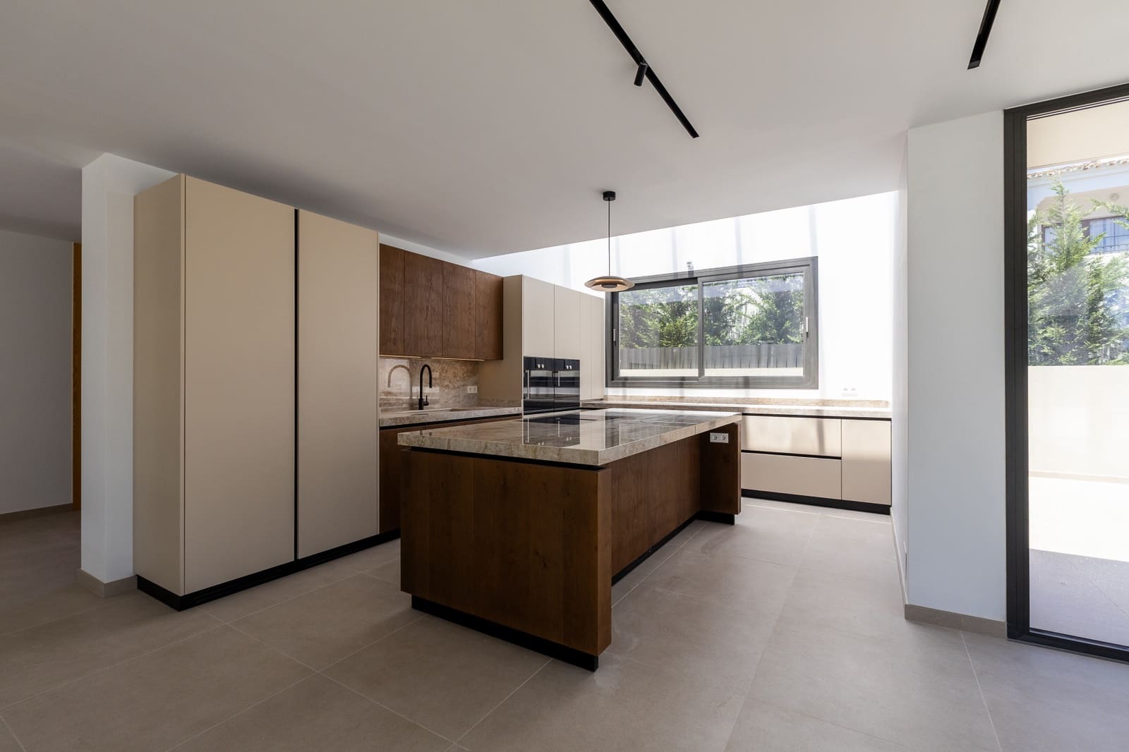 7 soverom Villa til salgs i San Pedro de Alcantara med svømmebasseng garasje - € 5 900 000 (Ref: 9998491)