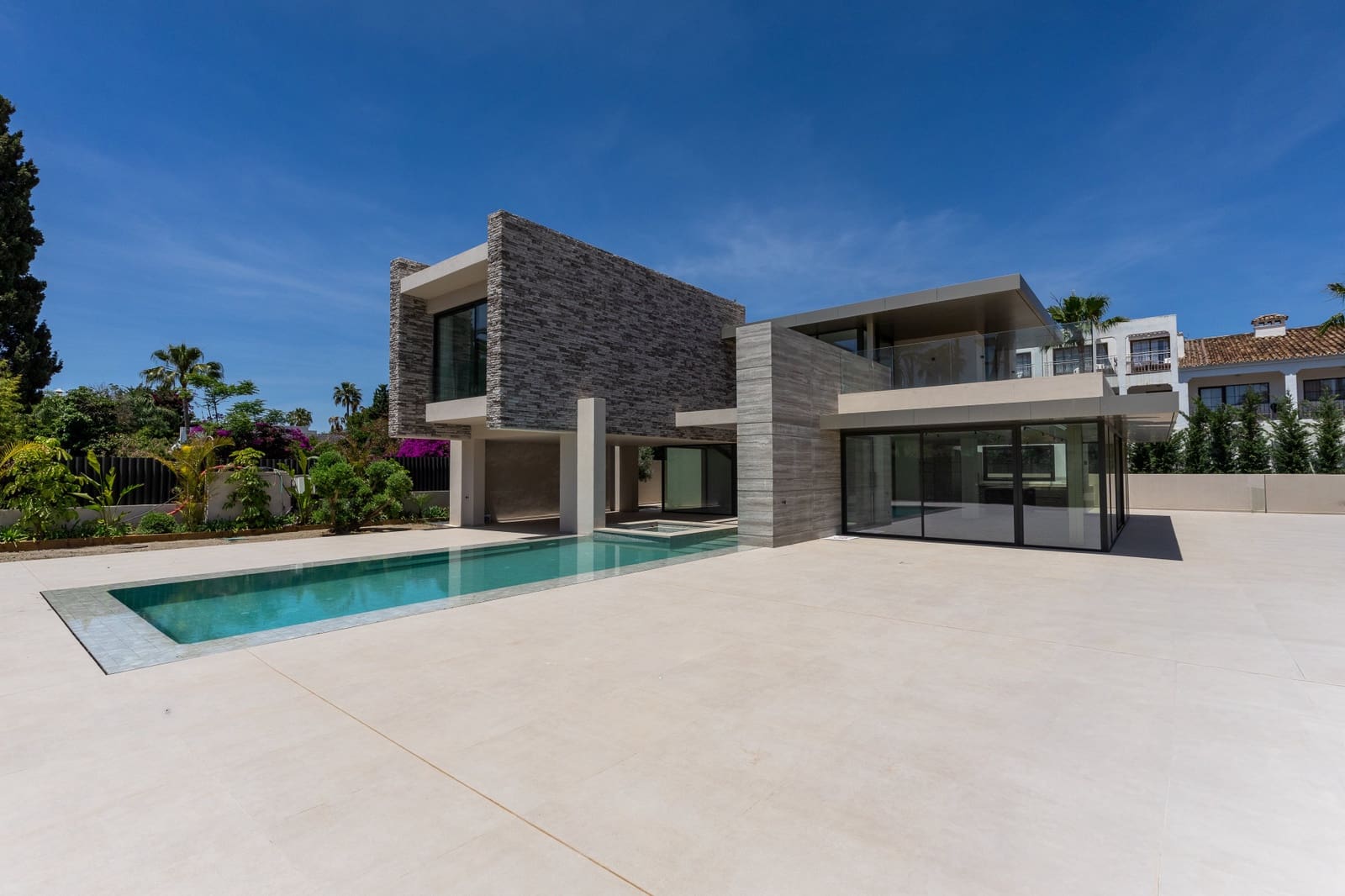 7 soverom Villa til salgs i San Pedro de Alcantara med svømmebasseng garasje - € 5 900 000 (Ref: 9998491)