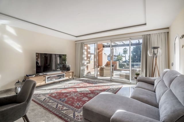 3 soveværelse Lejlighed til salg i Nueva Andalucia, Marbella med swimmingpool garage - € 869.000 (Ref: 9998493)