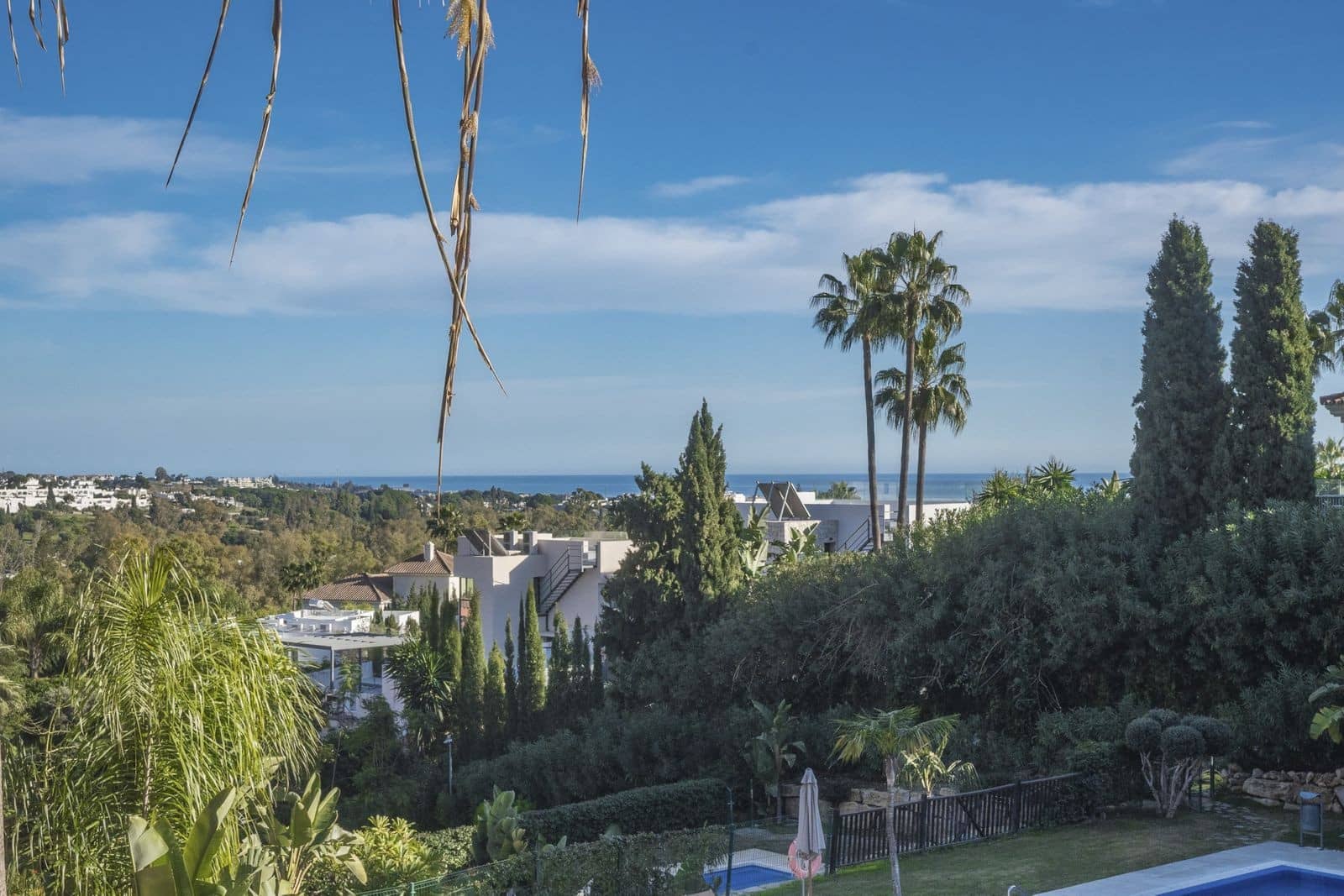 3 soveværelse Lejlighed til salg i Nueva Andalucia med swimmingpool garage - € 869.000 (Ref: 9998493)