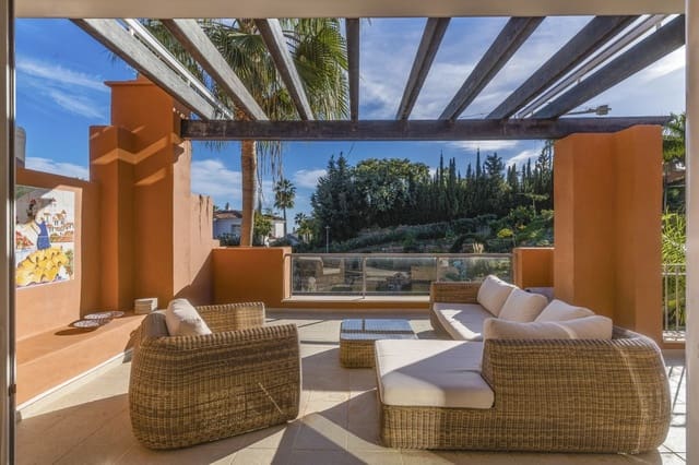 3 soveværelse Lejlighed til salg i Nueva Andalucia, Marbella med swimmingpool garage - € 869.000 (Ref: 9998493)