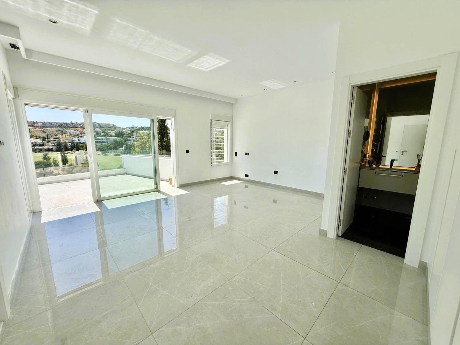 Chalet de 5 habitaciones en Benahavís en venta con piscina garaje - 1.600.000 € (Ref: 9998494)