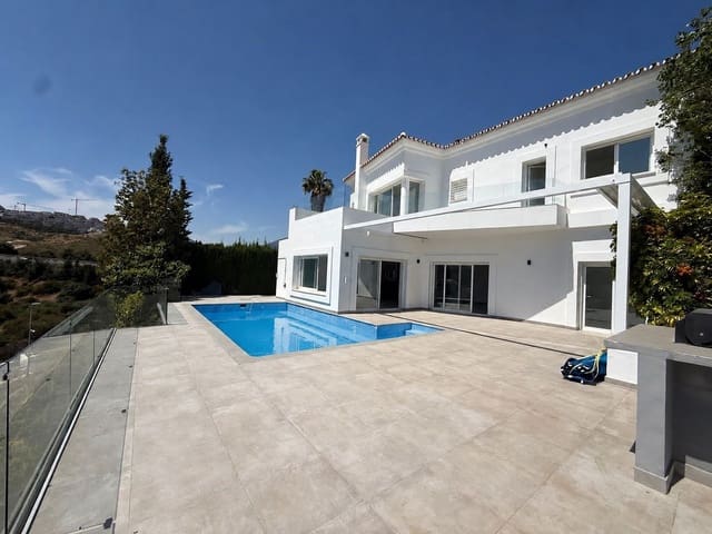 5 bedroom Villa for sale in Benahavís with pool garage - € 1,600,000 (Ref: 9998494)